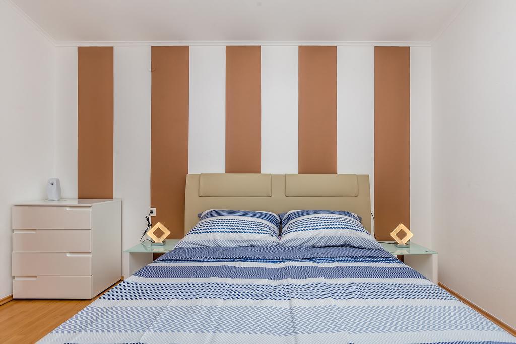 Apartments Jenny Пінезіци Екстер'єр фото